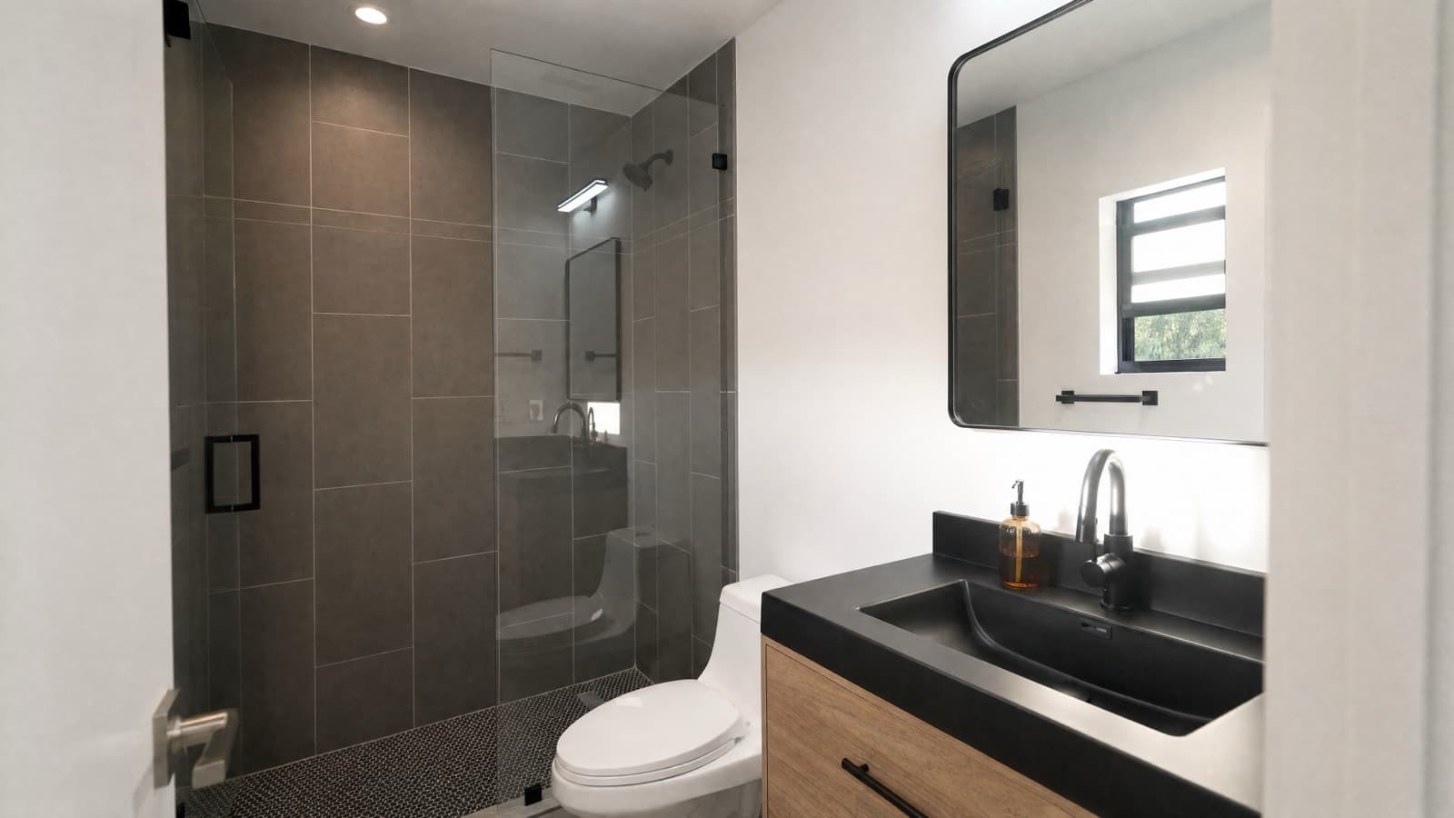 Bathroom — Photo 23