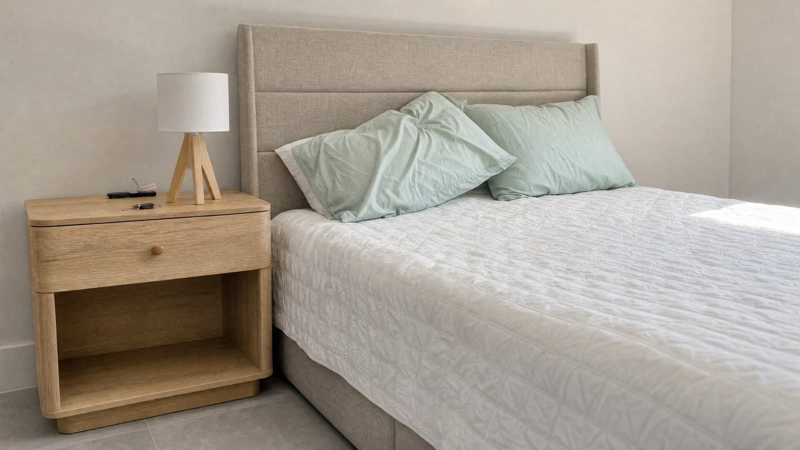 Secondary bedroom — Photo 25