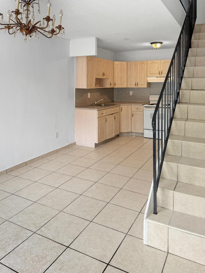 1560 Northwest 15th Street Road · Unit 11